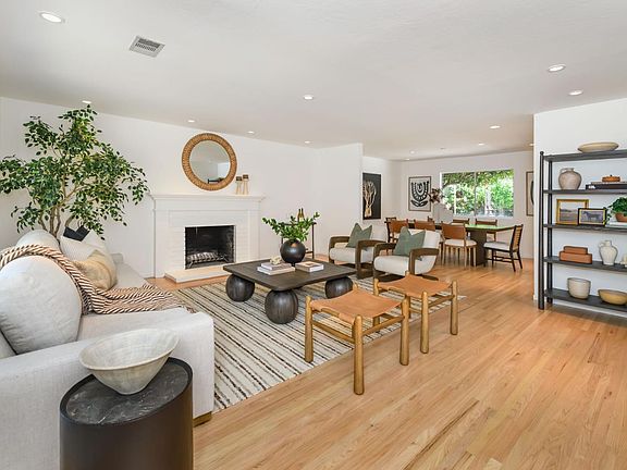 4th image of 129 Robinhood Drive