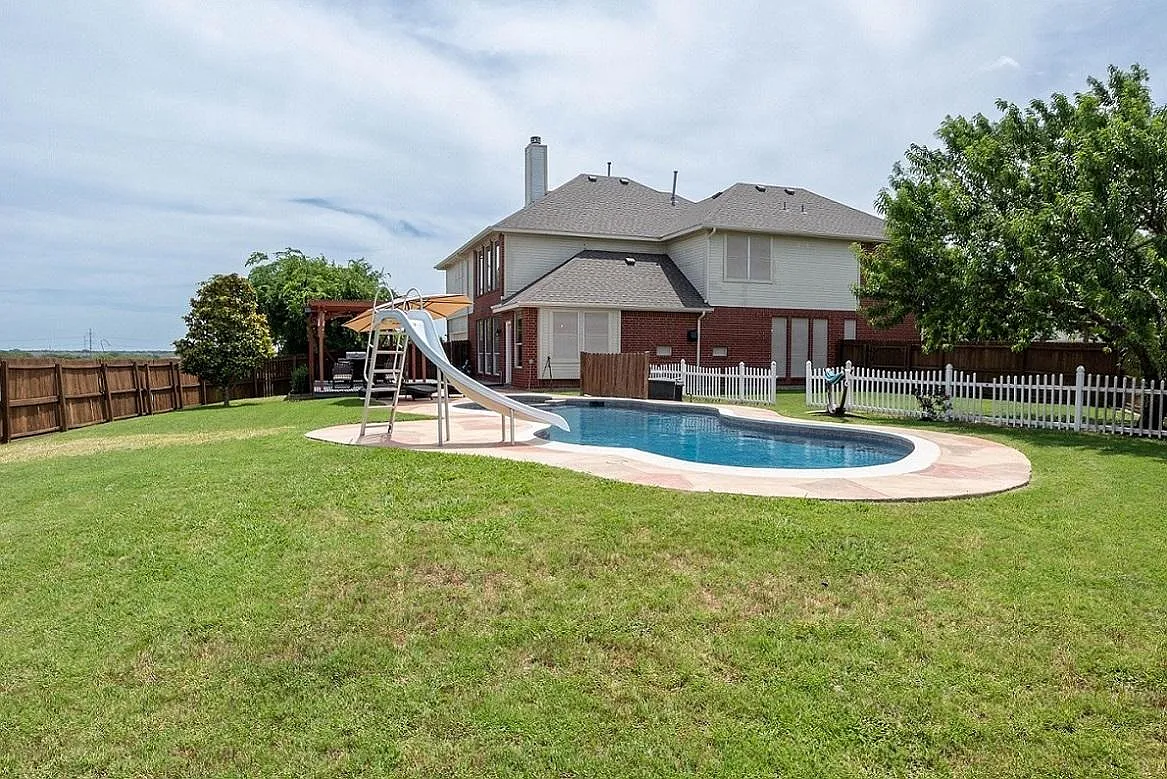 5 bed, 3344 sqft, $5,000 — Photo 1