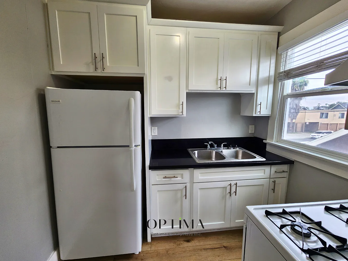 322 Daisy Ave — Photo 4