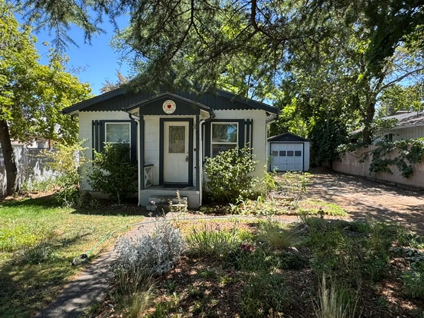 Single Family Home With Bonus Room Off The Detached Garage- Gardners Dream — Photo 1