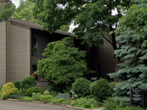 233 7th St SE, Minneapolis, MN 55414