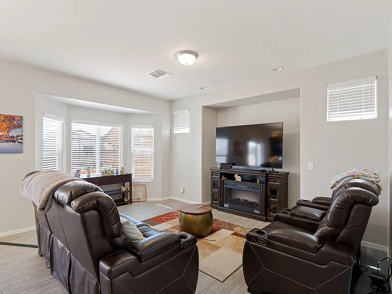 4215 Tinker Dr — Photo 8
