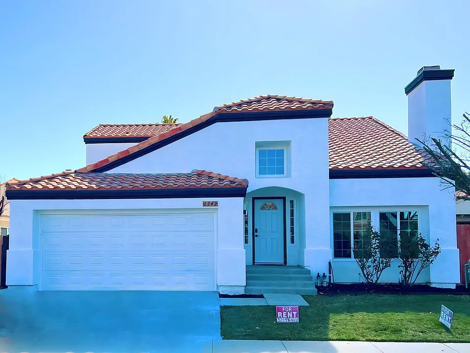 2242 Gregory Ave
