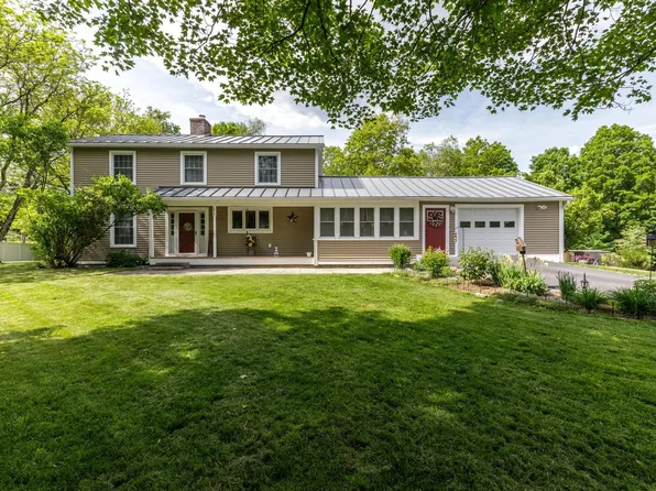 374 Rush Road, Henniker, NH 03242