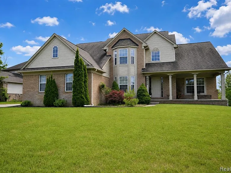 4890 Spring Meadow Dr — Photo 1
