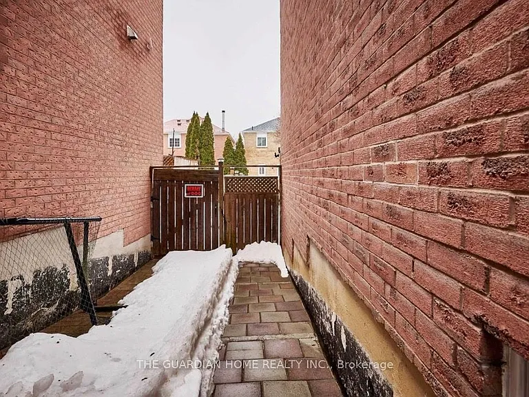 24 Harkins Dr — Photo 3