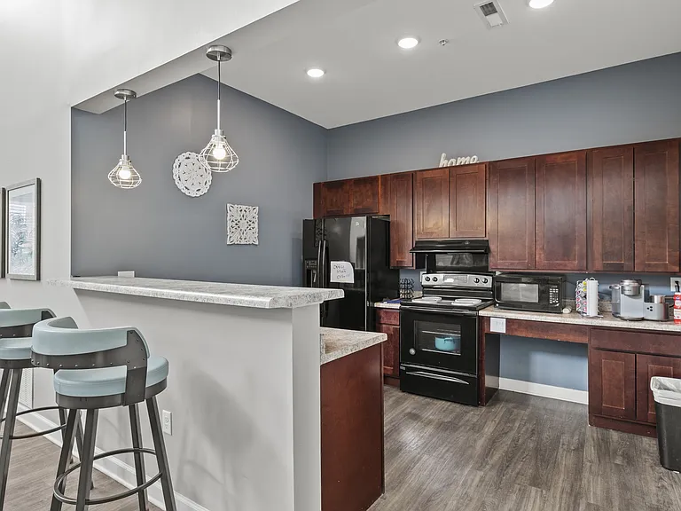 Whispering Creek Apartments — Photo 11