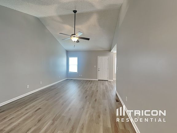 3rd image of 232 Grassmire Dr