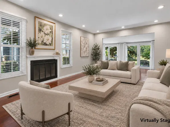 87 Whittington Crse, St Charles, IL 60174