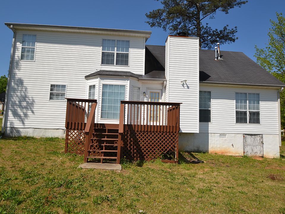 2nd image of 220 Manor Oak Dr