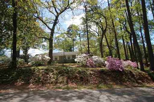 1st image of 205 Mimosa Dr