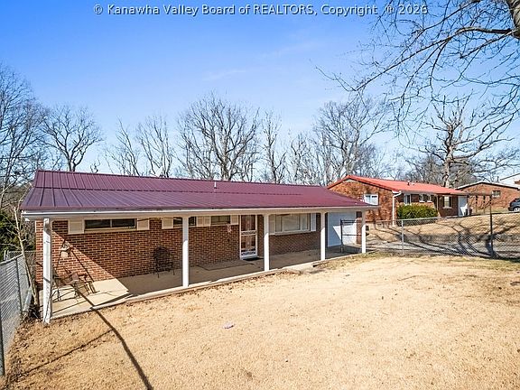 4th image of 1549 Clearview Heights Rd