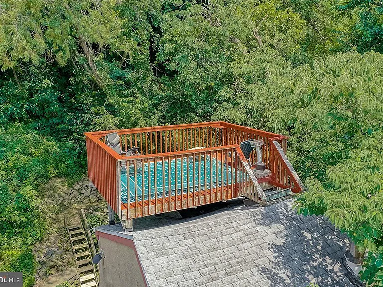 4431 Silverwood St — Photo 3