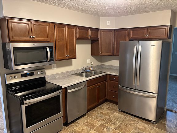 2nd image of 5095 Woodale Ct