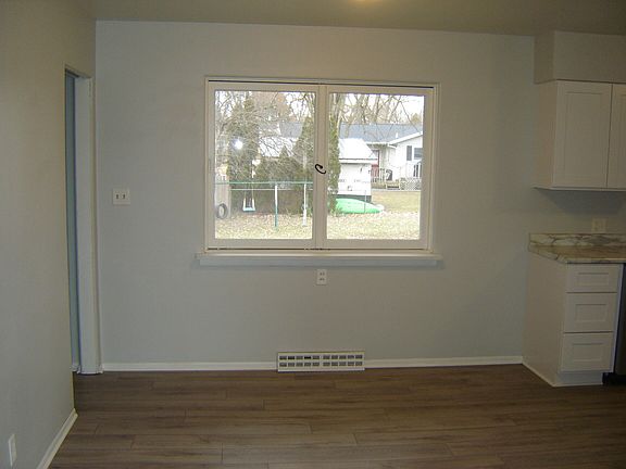 4th image of 271 68th St SW