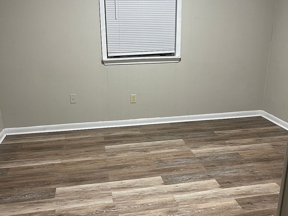 2nd image of 442 Helen St #442