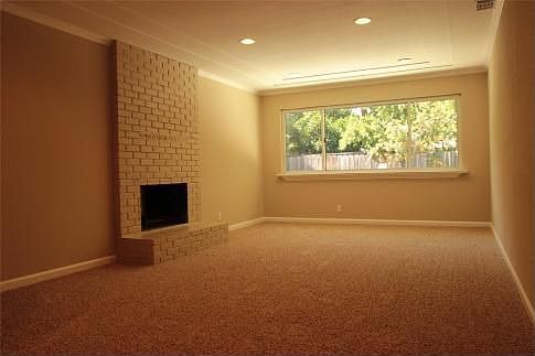 4th image of 139 Patricia Ave