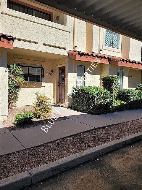 1st image of 10131 E Lost Trails St