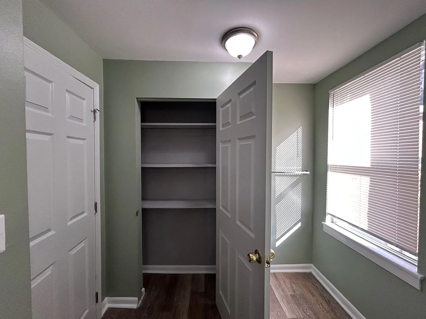 Baltimore - 3 Bedrooms and 1 bath Available! — Photo 3
