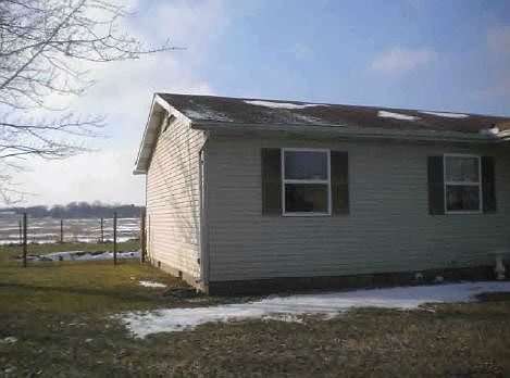 3rd image of 115 Andrew Ct W