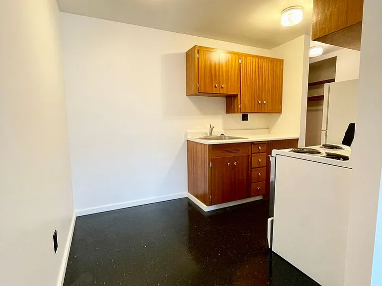 Escolier Apartments — Photo 27