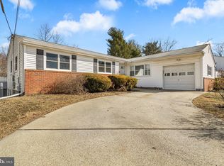 32 Lawnside Dr, Lawrence Township, NJ
