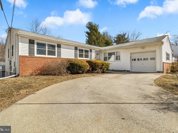 32 Lawnside Dr, Lawrence Township, NJ 08648