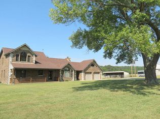 4295 Round House Rd, Aurora, MO 65605