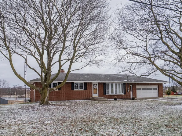 9765 Sommerville St, Louisville, OH 44641