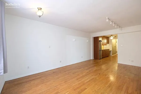 Rented by Sotheby's International Realty | media 18