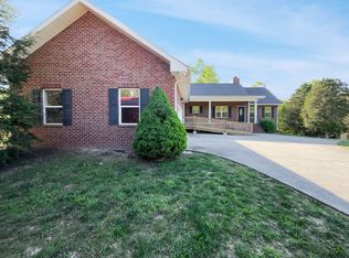1277 Old Eastside Rd, Burns, TN 37029