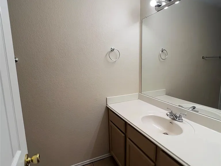 1210 Canna Lily Ln — Photo 15