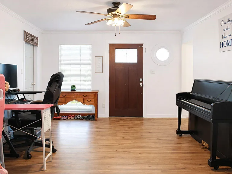 506 Azalea St — Photo 4