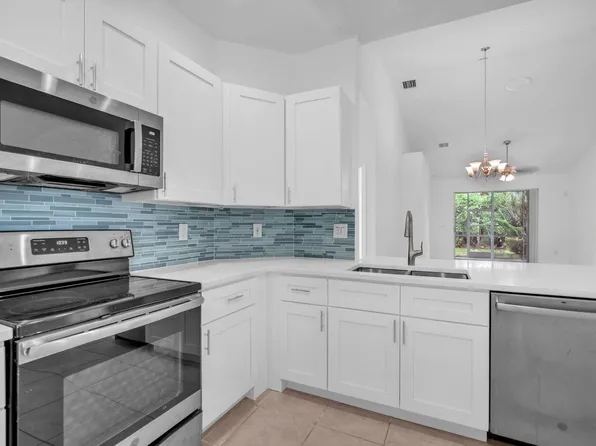 10788 Royal Caribbean Circle, Boynton Beach, FL 33437