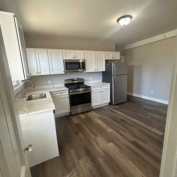 666 Metropolitan Ave #3 — Photo 2