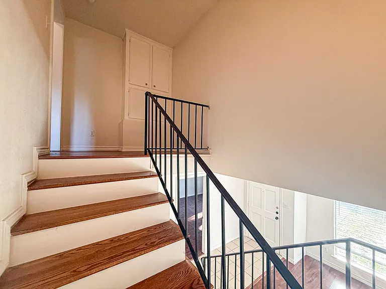 612-614 Towne House Ln — Photo 21