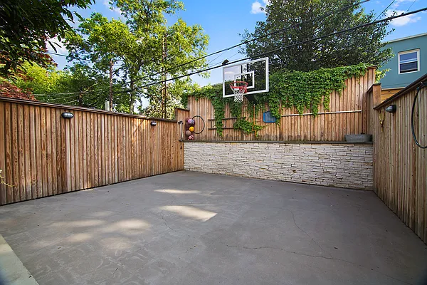 Rented by Compass | media 19