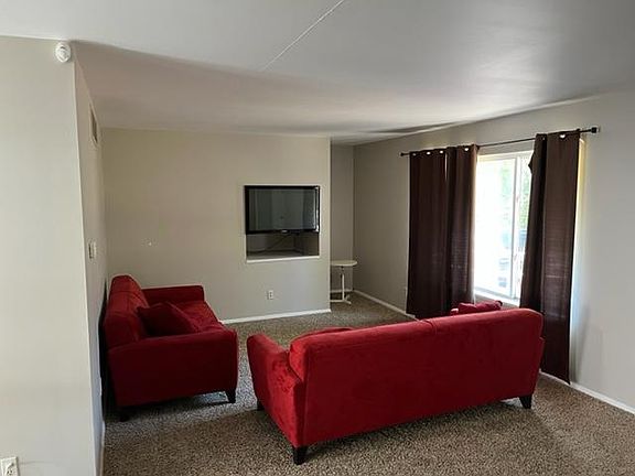 2nd image of 4077 Montcalm St