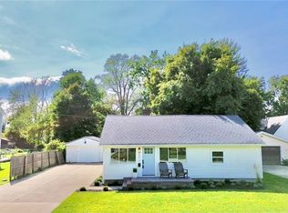 5816 Lake St, Mentor On The Lake, OH 44060