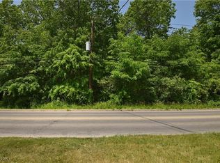 North Rd, Niles, OH 44446