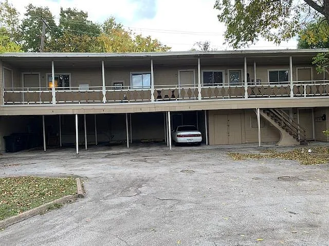 7915 Ithaca St — Photo 4