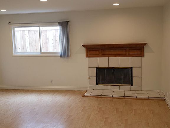 5th image of 22637 Mobile St