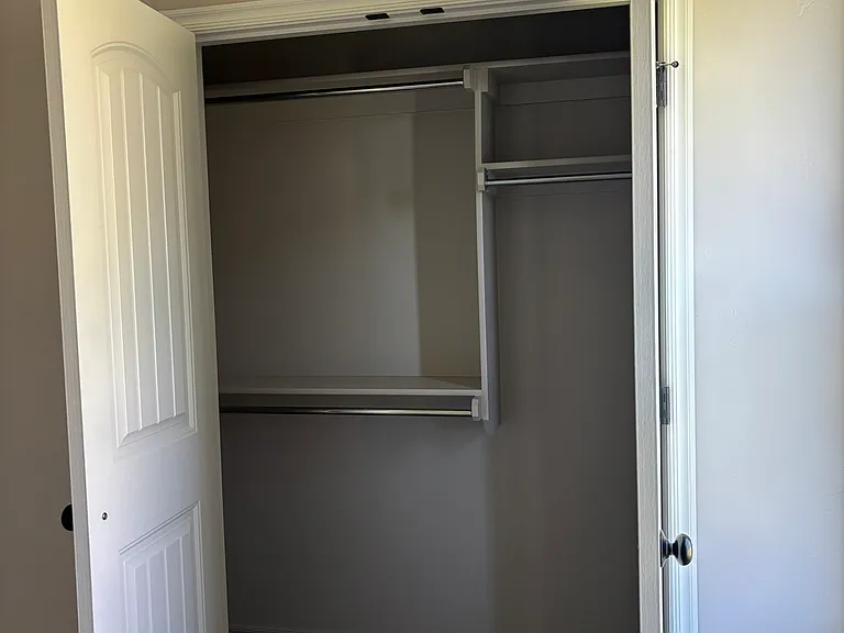 2209 E Grassland Ln — Photo 15