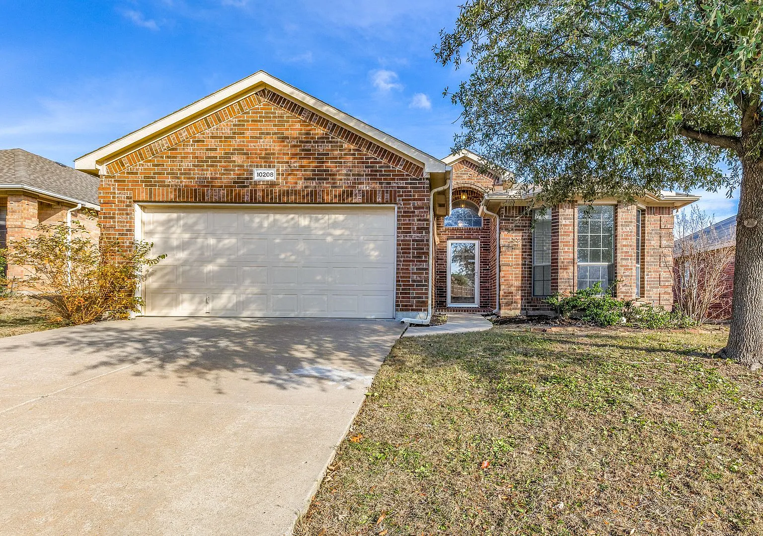 Charming 3-Bedroom Home in Fort Worth's Tehama Ridge Community — Photo 1