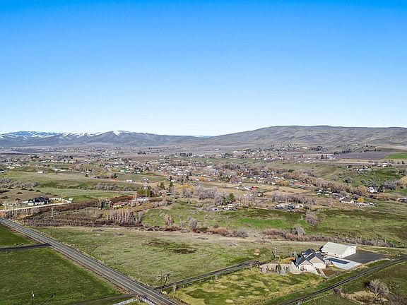 3rd image of Nka Douglas Rd