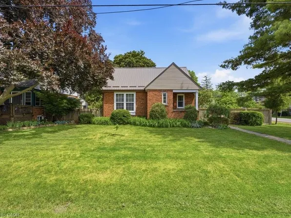 96 1st St N, Hamilton, ON L8G 1Y4