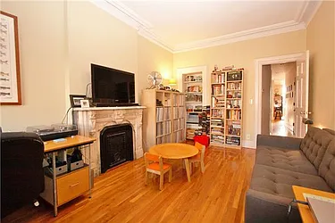 Rented by R New York