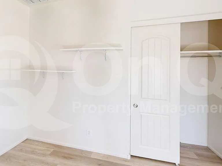 7842 W Cypress St — Photo 11