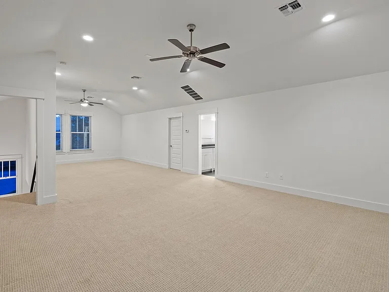 2217 Seabiscuit Cv #105 — Photo 39