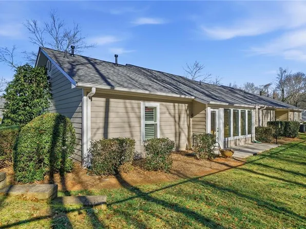 3013 Bentley Park Cir, Gainesville, GA 30504